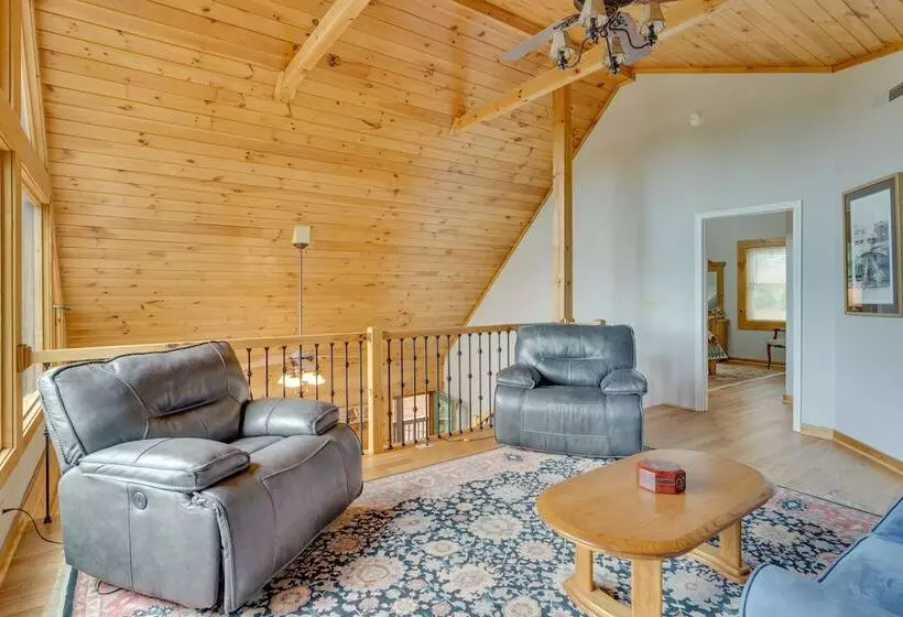 Deck, Grill & Fire Pit: Blue Ridge Mountain Cabin!