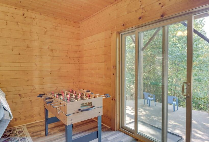 Deck, Grill & Fire Pit: Blue Ridge Mountain Cabin!