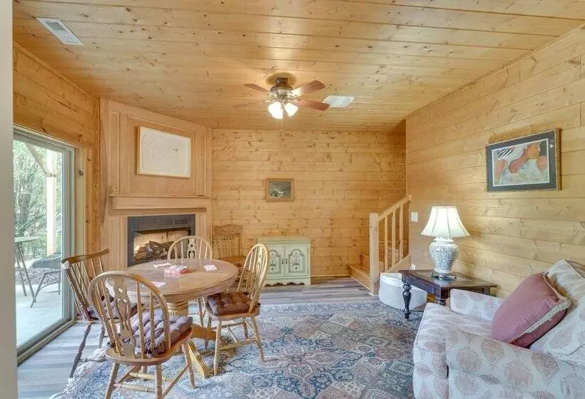 Deck, Grill & Fire Pit: Blue Ridge Mountain Cabin!