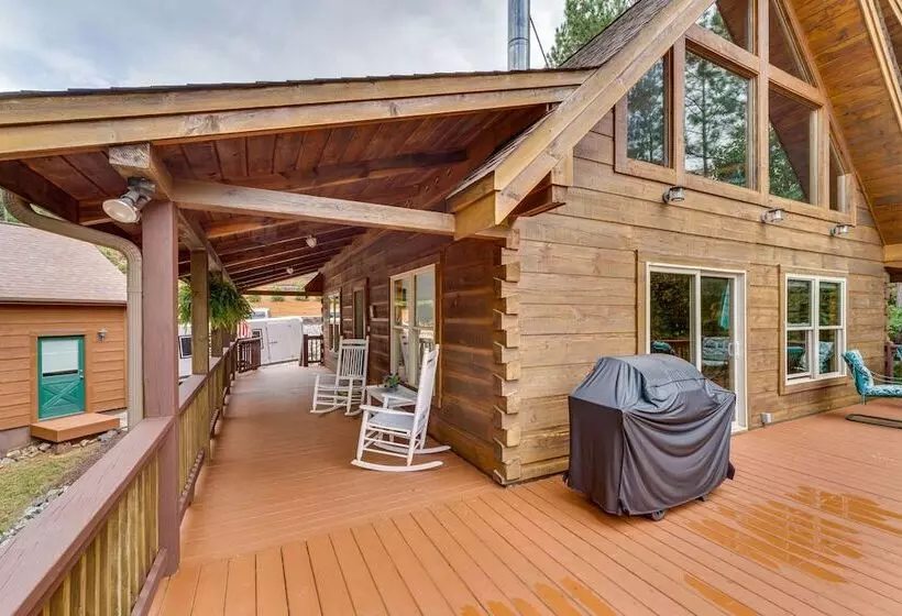 Deck, Grill & Fire Pit: Blue Ridge Mountain Cabin!