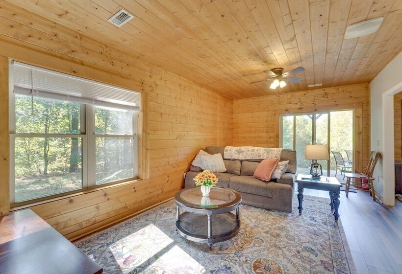 Deck, Grill & Fire Pit: Blue Ridge Mountain Cabin!