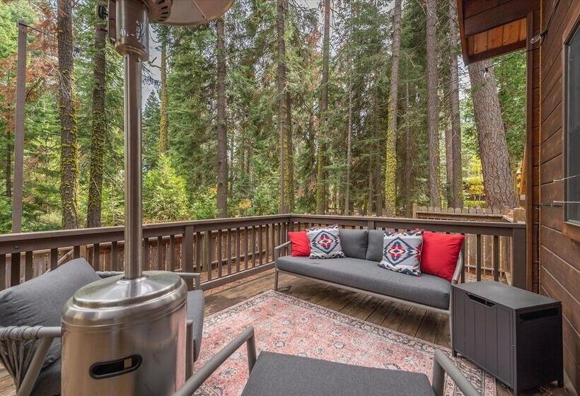 Cozy Pet Friendly Cabin In Lake Tahoe By Sierra Getaways