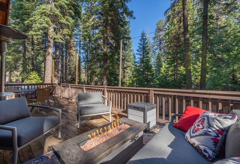 Cozy Pet Friendly Cabin In Lake Tahoe By Sierra Getaways