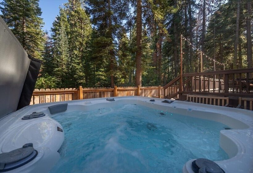 Cozy Pet Friendly Cabin In Lake Tahoe By Sierra Getaways