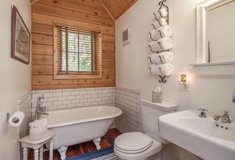 Cozy Pet Friendly Cabin In Lake Tahoe By Sierra Getaways