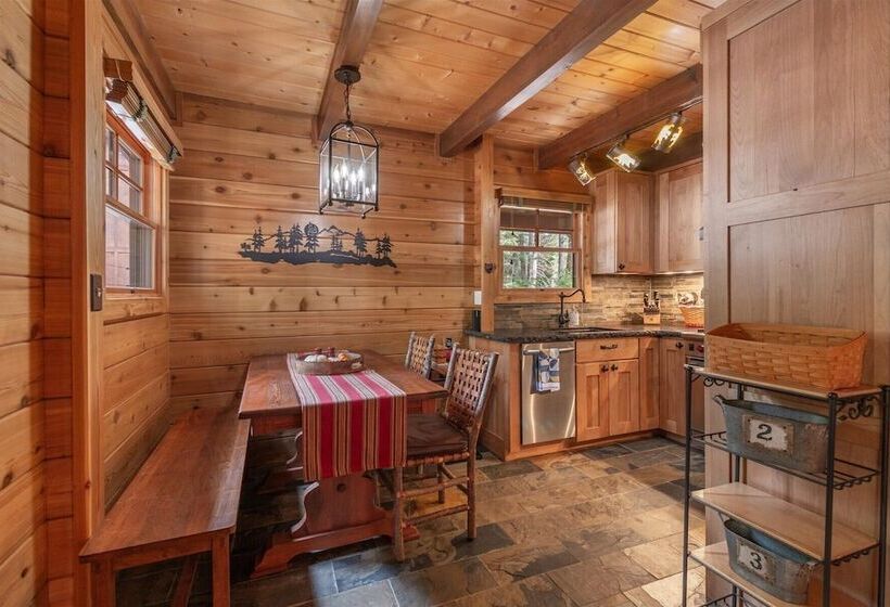 Cozy Pet Friendly Cabin In Lake Tahoe By Sierra Getaways
