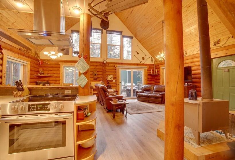 Donnelly Cabin W/ Private Deck: Near Lake Cascade!