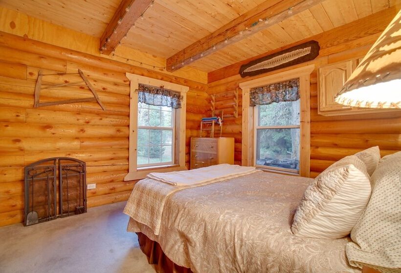 Donnelly Cabin W/ Private Deck: Near Lake Cascade!