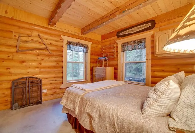 Donnelly Cabin W/ Private Deck: Near Lake Cascade!