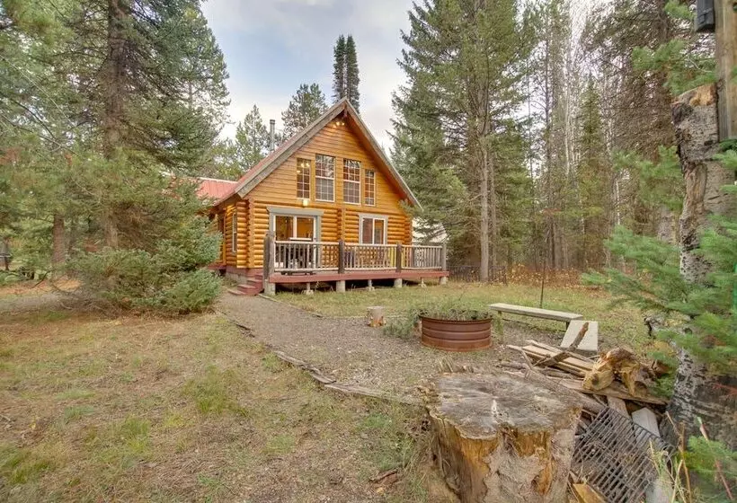 Donnelly Cabin W/ Private Deck: Near Lake Cascade!