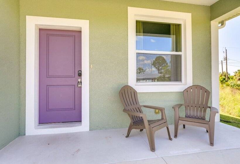 Englewood Home W/ Screened Porch ~ 6 Mi To Beach!