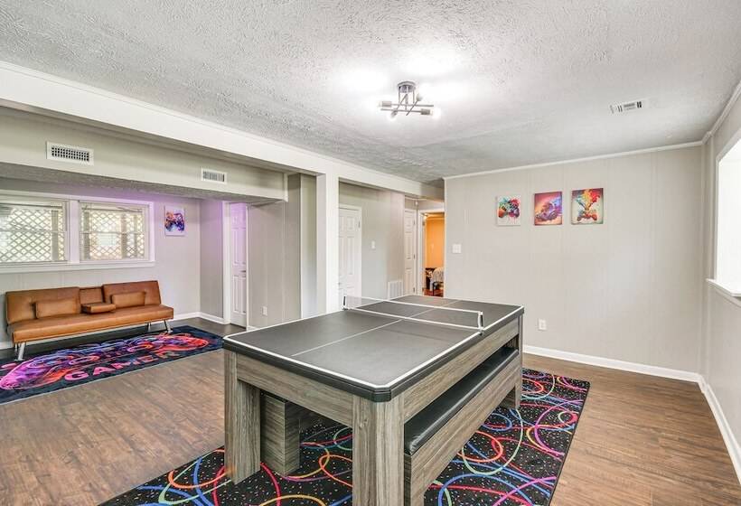 Family Friendly Tuskegee Home: 3 Mi To University!