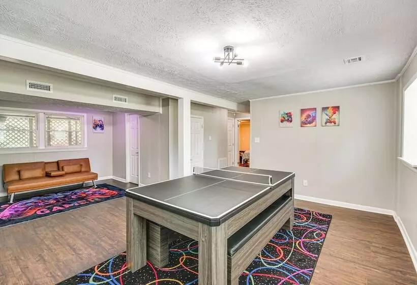 Family Friendly Tuskegee Home: 3 Mi To University!