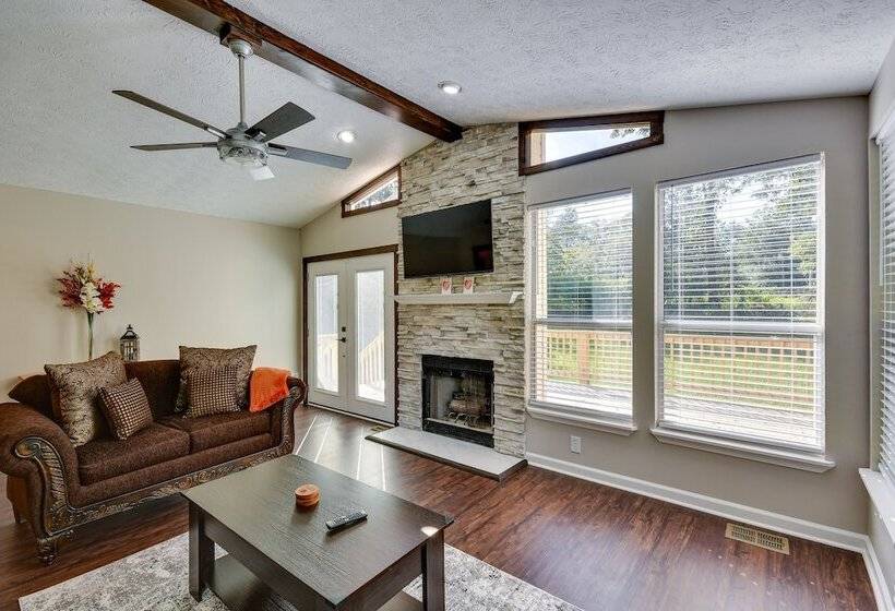 Family Friendly Tuskegee Home: 3 Mi To University!