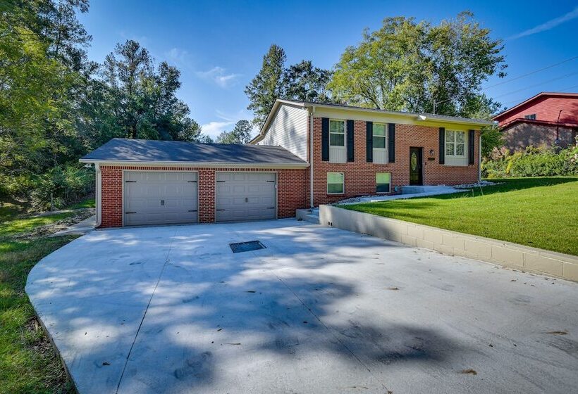 Family Friendly Tuskegee Home: 3 Mi To University!