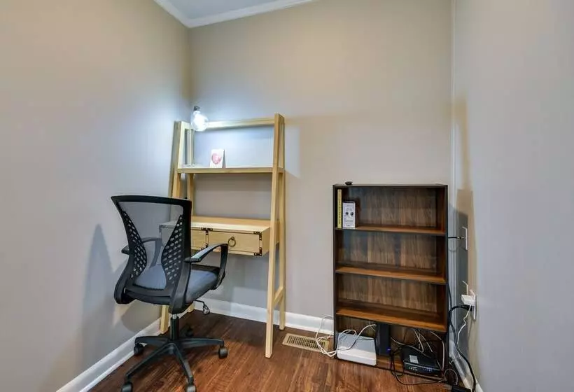 Family Friendly Tuskegee Home: 3 Mi To University!