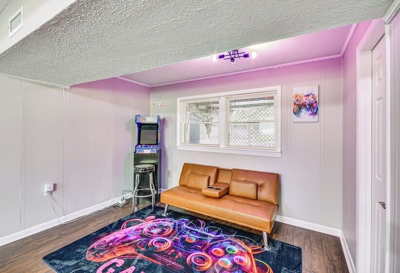 Family Friendly Tuskegee Home: 3 Mi To University!