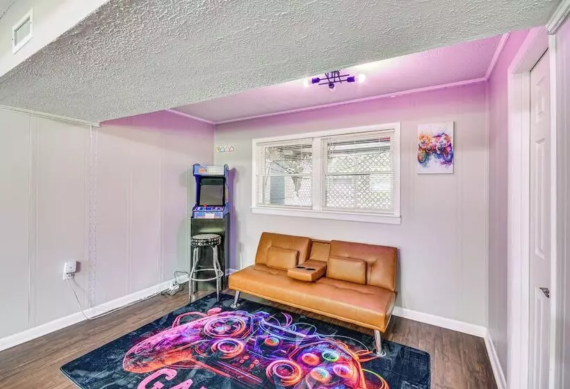 Family Friendly Tuskegee Home: 3 Mi To University!