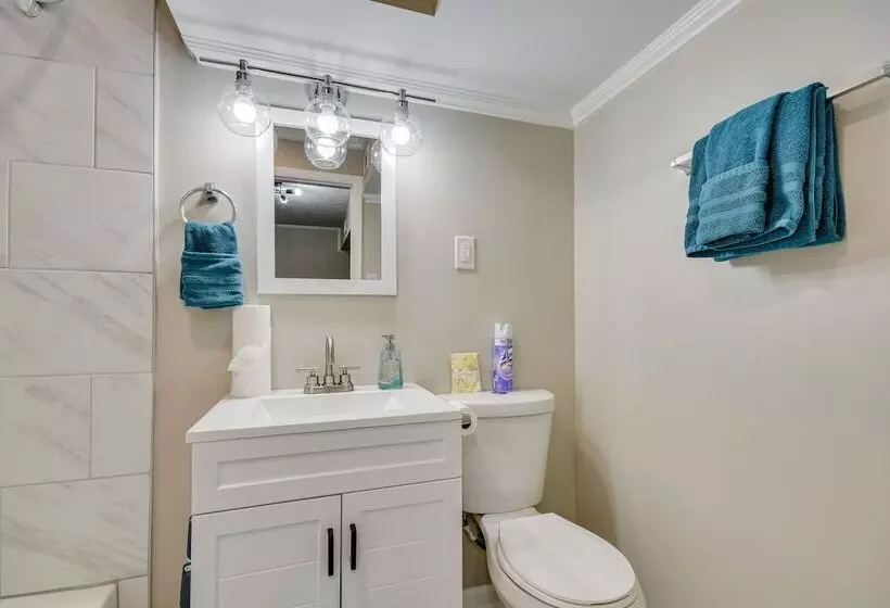 Family Friendly Tuskegee Home: 3 Mi To University!