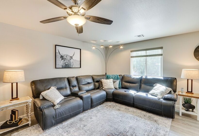 Gold Canyon Vacation W/ Private Patio & Fire Pit!
