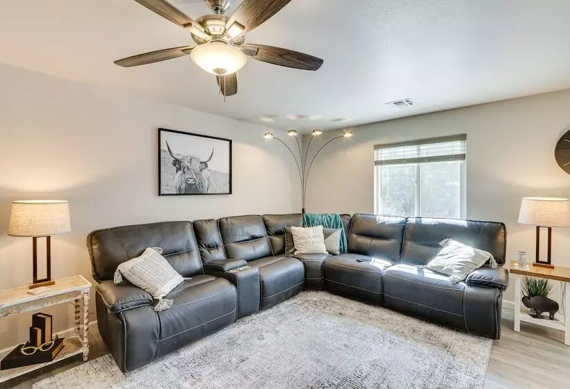 Gold Canyon Vacation W/ Private Patio & Fire Pit!
