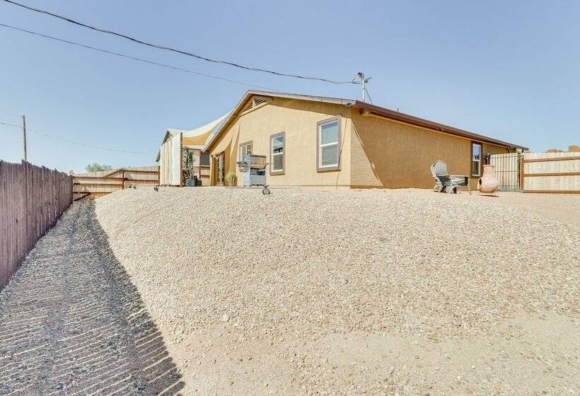 Gold Canyon Vacation W/ Private Patio & Fire Pit!