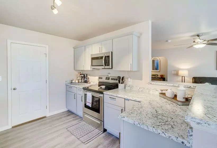 Gold Canyon Vacation W/ Private Patio & Fire Pit!