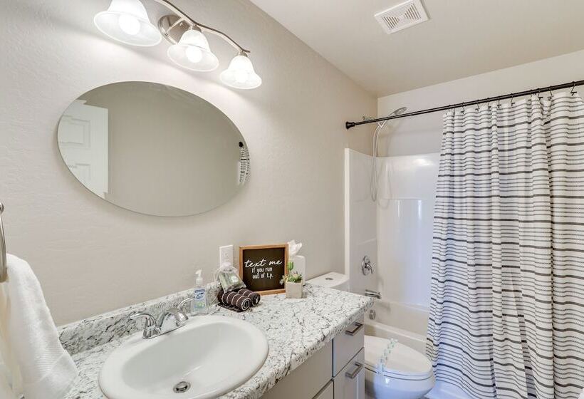 Gold Canyon Vacation W/ Private Patio & Fire Pit!