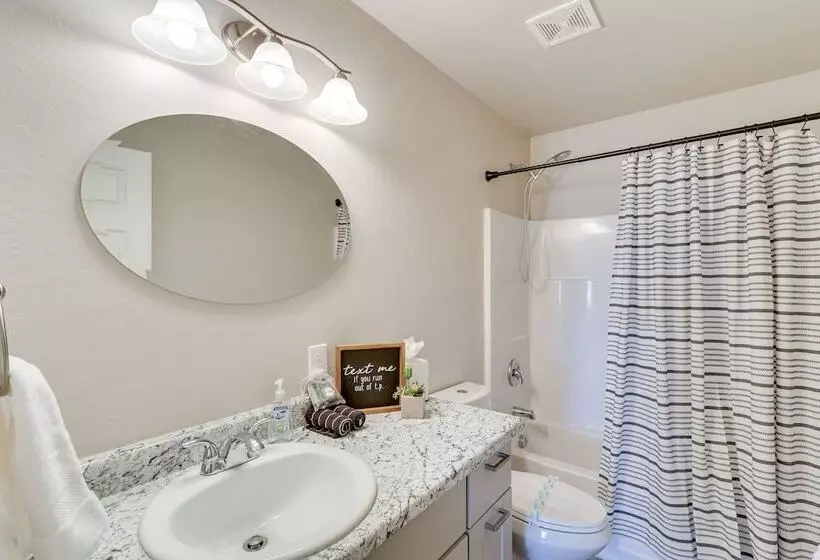 Gold Canyon Vacation W/ Private Patio & Fire Pit!