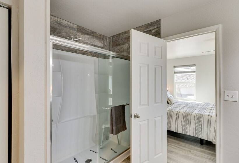 Gold Canyon Vacation W/ Private Patio & Fire Pit!