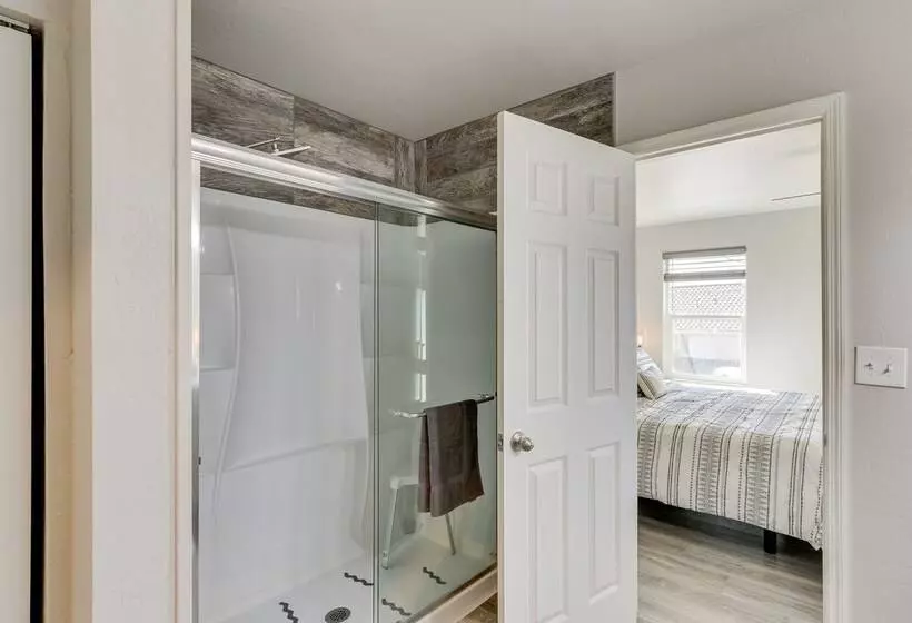 Gold Canyon Vacation W/ Private Patio & Fire Pit!