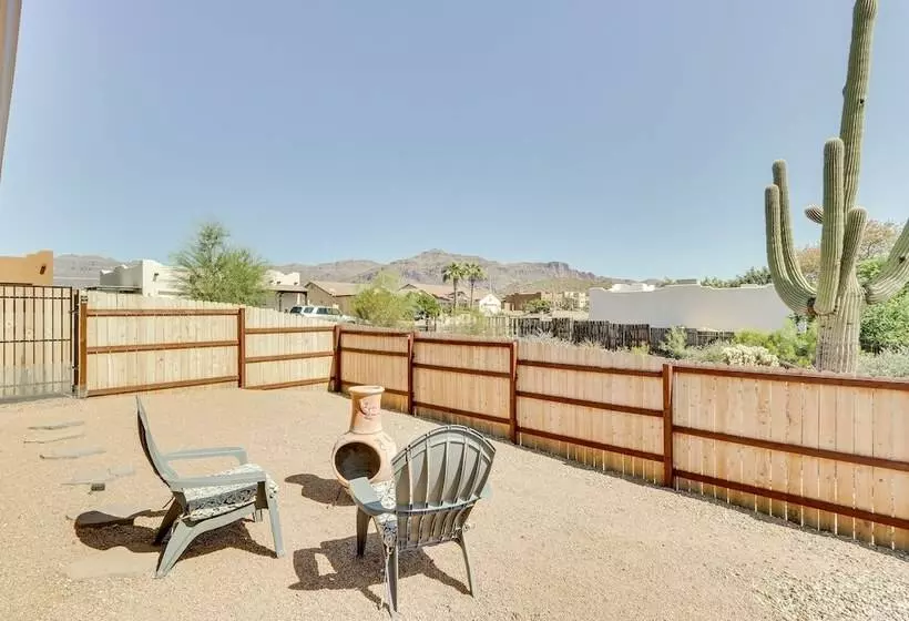 Gold Canyon Vacation W/ Private Patio & Fire Pit!
