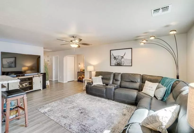 Gold Canyon Vacation W/ Private Patio & Fire Pit!