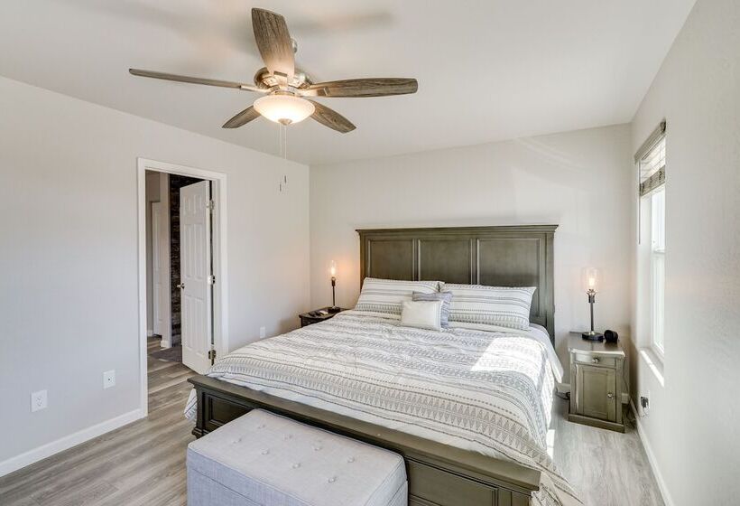 Gold Canyon Vacation W/ Private Patio & Fire Pit!