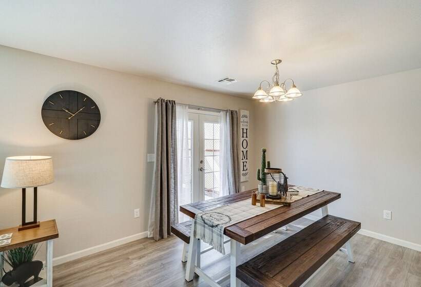 Gold Canyon Vacation W/ Private Patio & Fire Pit!