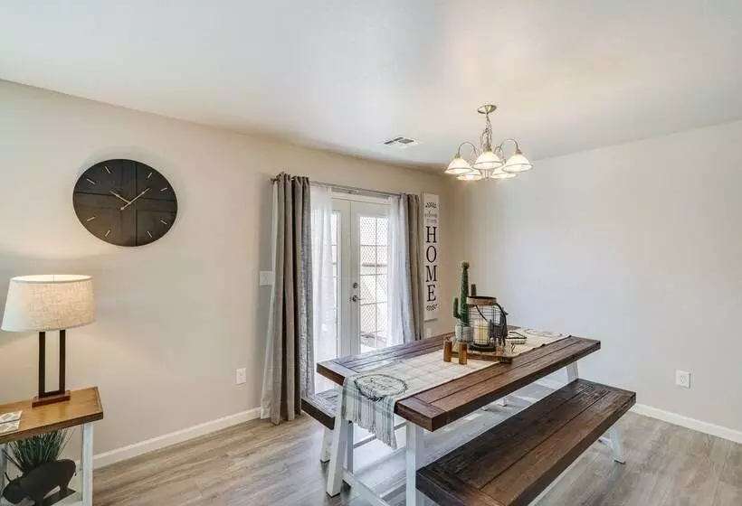 Gold Canyon Vacation W/ Private Patio & Fire Pit!