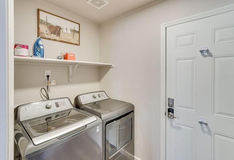 Gold Canyon Vacation W/ Private Patio & Fire Pit!