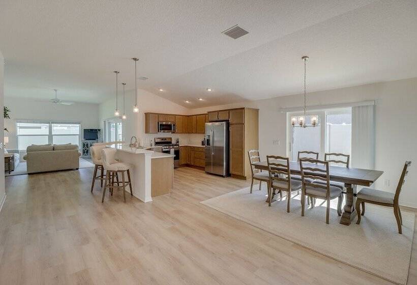 Community Pool & Tennis Court: Gem In The Villages