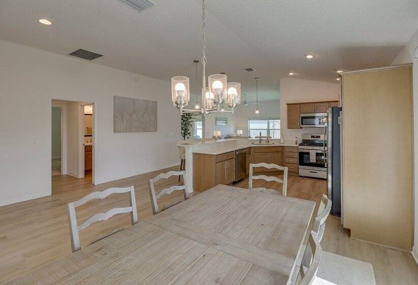 Community Pool & Tennis Court: Gem In The Villages