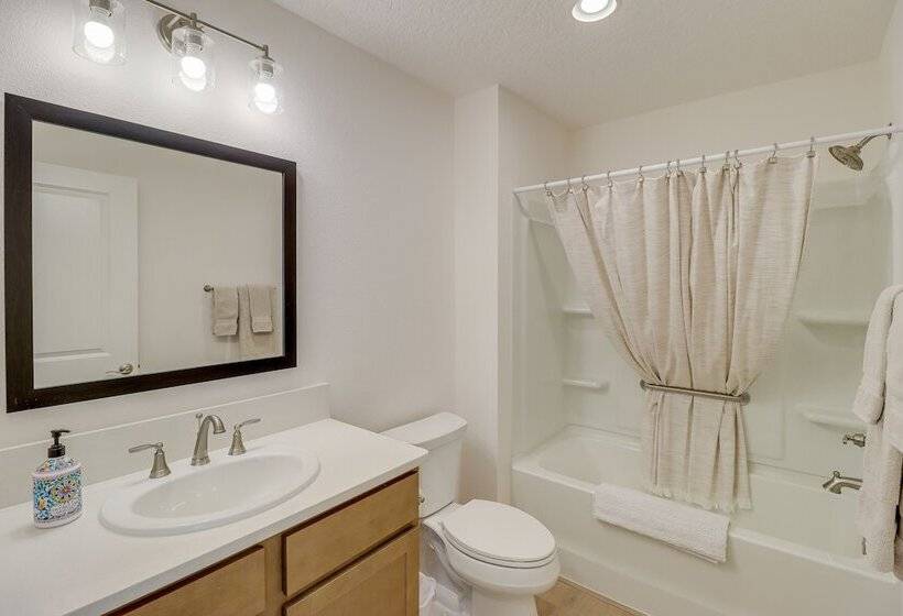 Community Pool & Tennis Court: Gem In The Villages