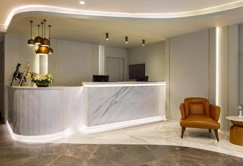 ホテル Days Inn By Wyndham Istanbul Bomonti