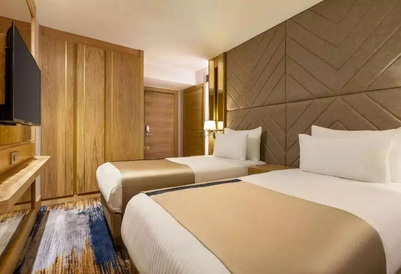 ホテル Days Inn By Wyndham Istanbul Bomonti