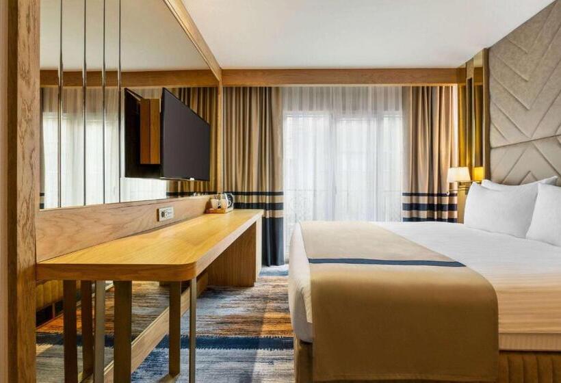 ホテル Days Inn By Wyndham Istanbul Bomonti