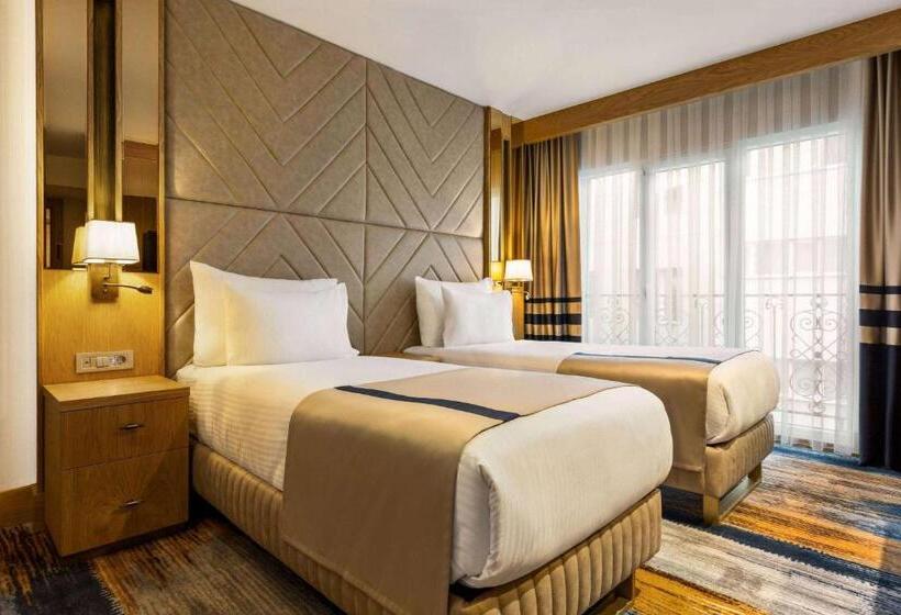 ホテル Days Inn By Wyndham Istanbul Bomonti