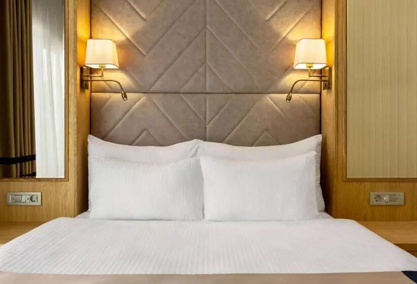 ホテル Days Inn By Wyndham Istanbul Bomonti