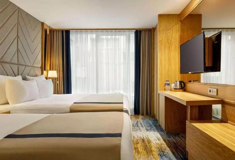 ホテル Days Inn By Wyndham Istanbul Bomonti