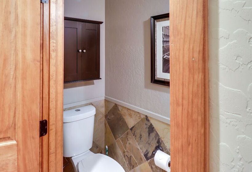 Wraparound Deck + Large Yard: Pinetop Home!