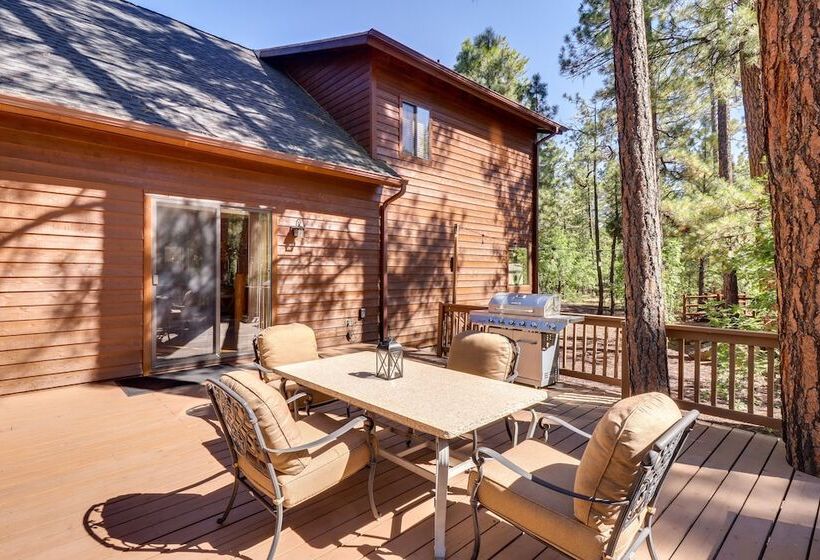 Wraparound Deck + Large Yard: Pinetop Home!