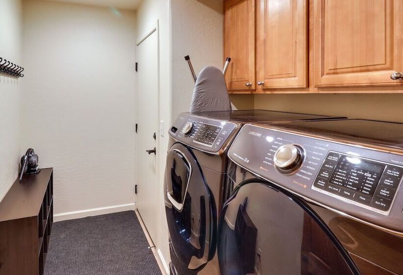 Wraparound Deck + Large Yard: Pinetop Home!