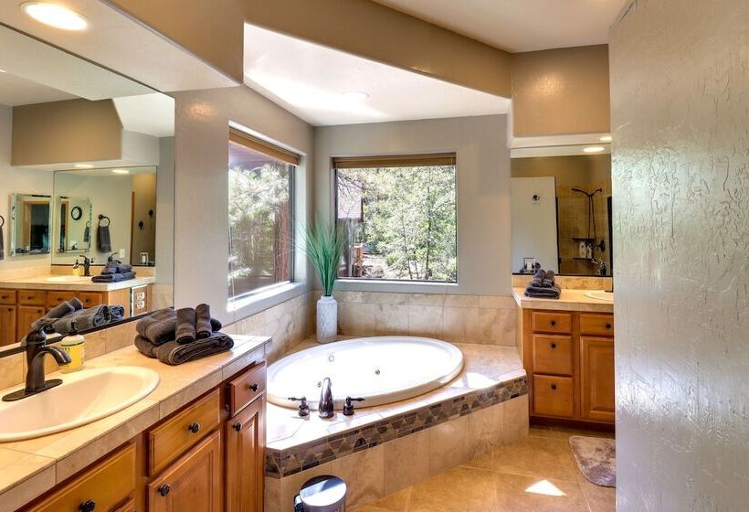 Wraparound Deck + Large Yard: Pinetop Home!